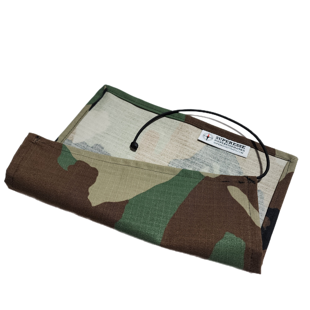 Pull Cloth - Lightweight minimalist handkerchief with paracord lanyard.