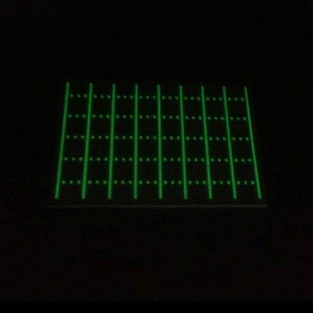 Note Patch Kit: Writable PVC surface for field notetaking with illuminated memo graph.