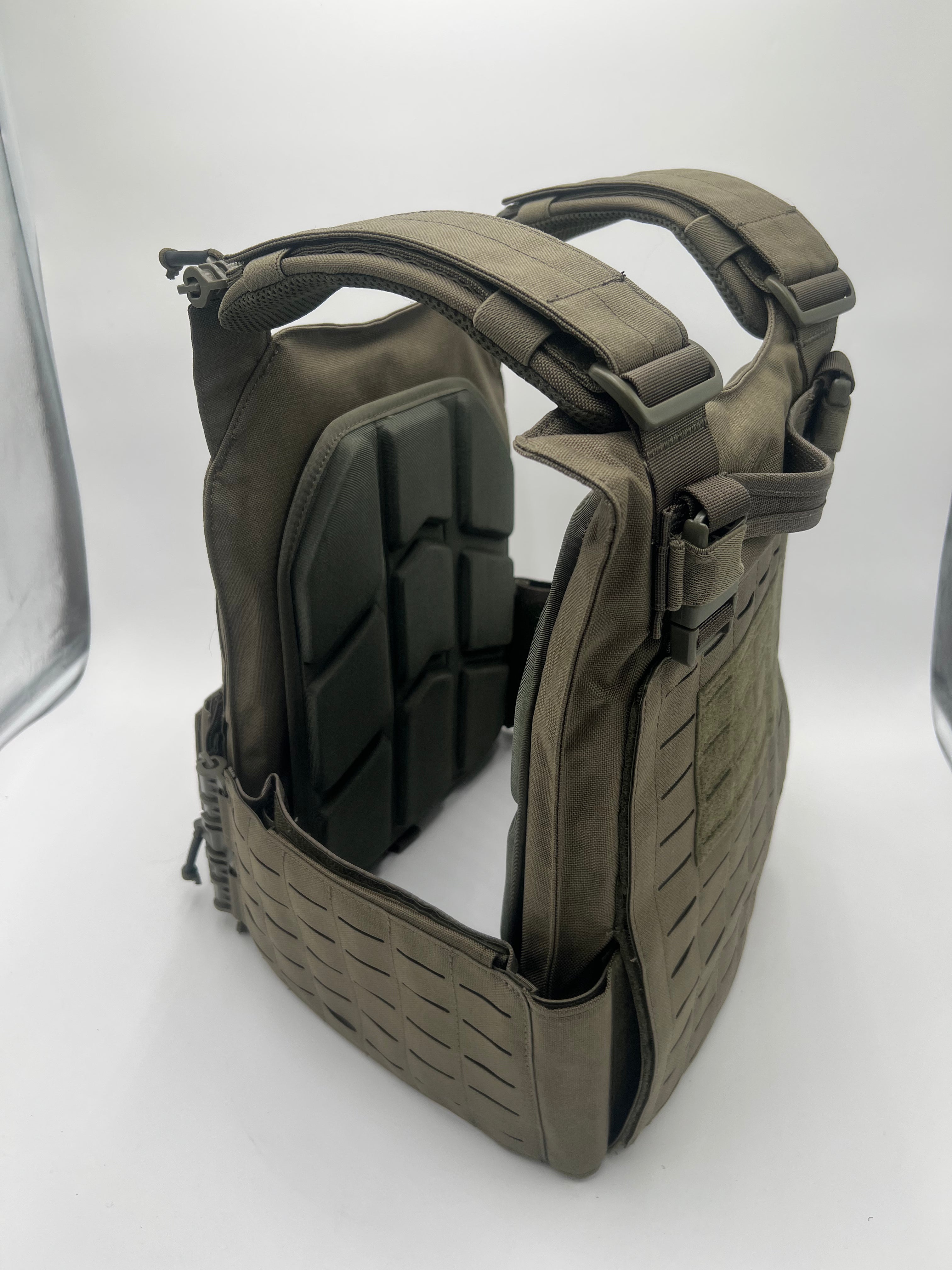 BIG BOY Crusader 2.0 XL Armor COMBO PACKAGE LIGHTWEIGHT LEVEL IV (2) XL Ceramic Front/Back Plates