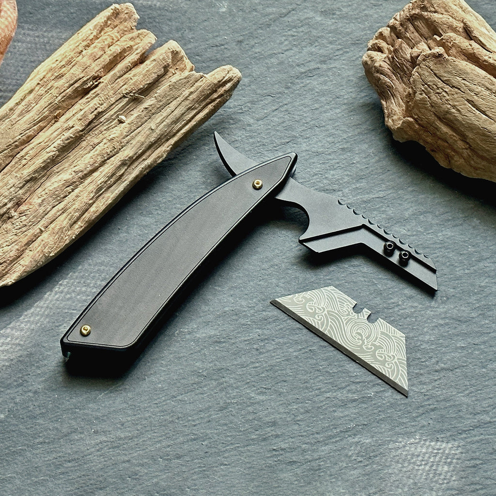 Stinger Vintage Straight Style Utility Tool