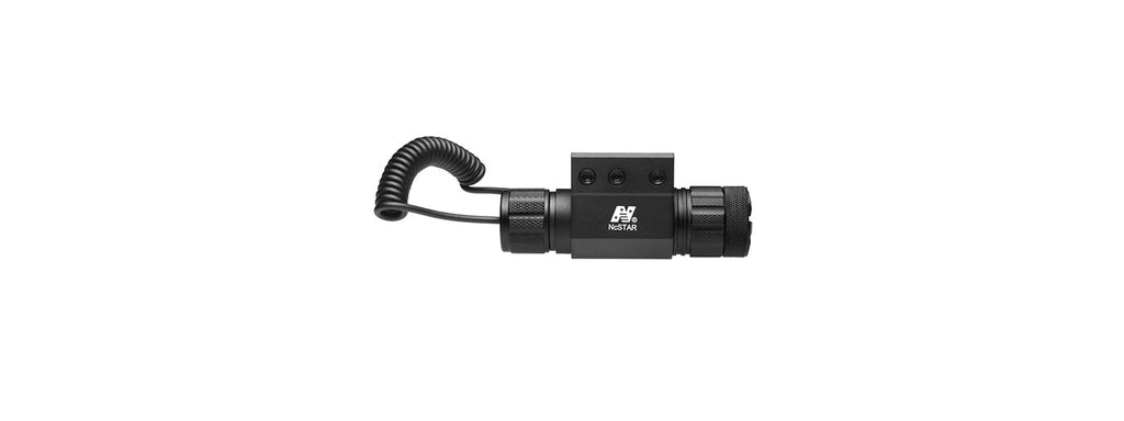 NCSTAR PRESSURE PAD GREEN LASER W/ UNIVERSAL WEAVER MOUNT