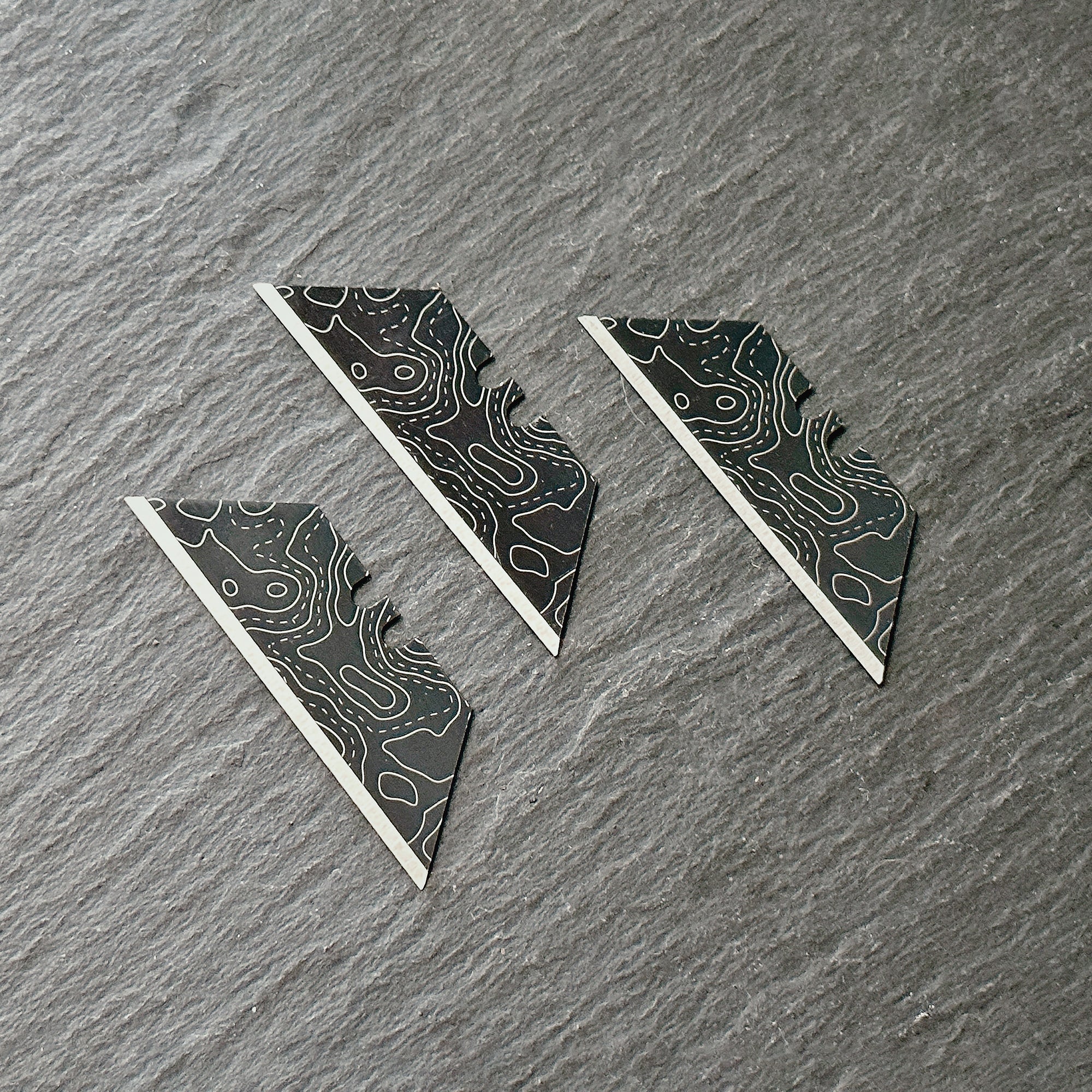 Stinger Laser Engraved Utility Blades, Utility Tool Replacements - Black Topographic Style (Trapezoid 3 pcs - Black)