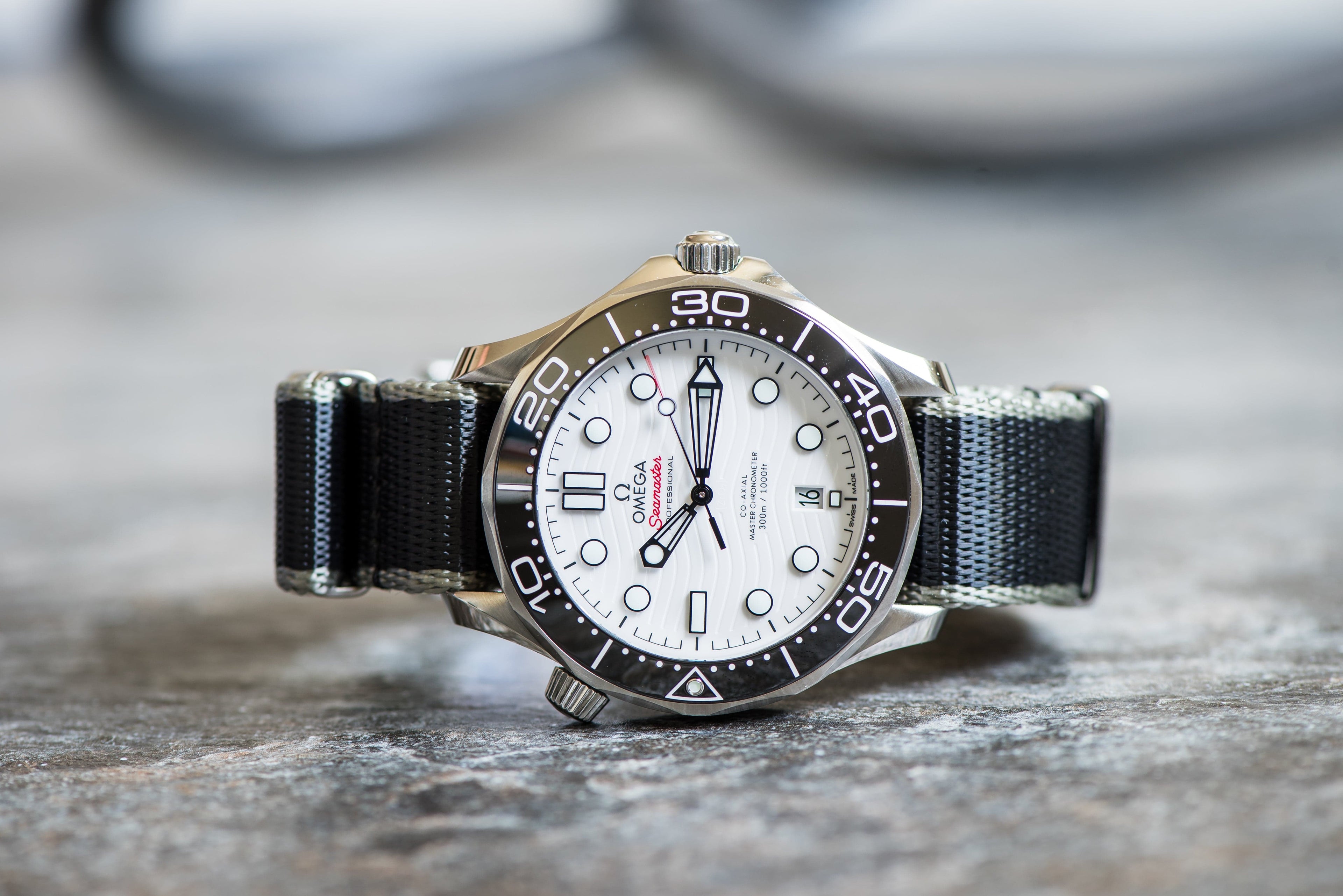 AlphaShark - Black & Silver
