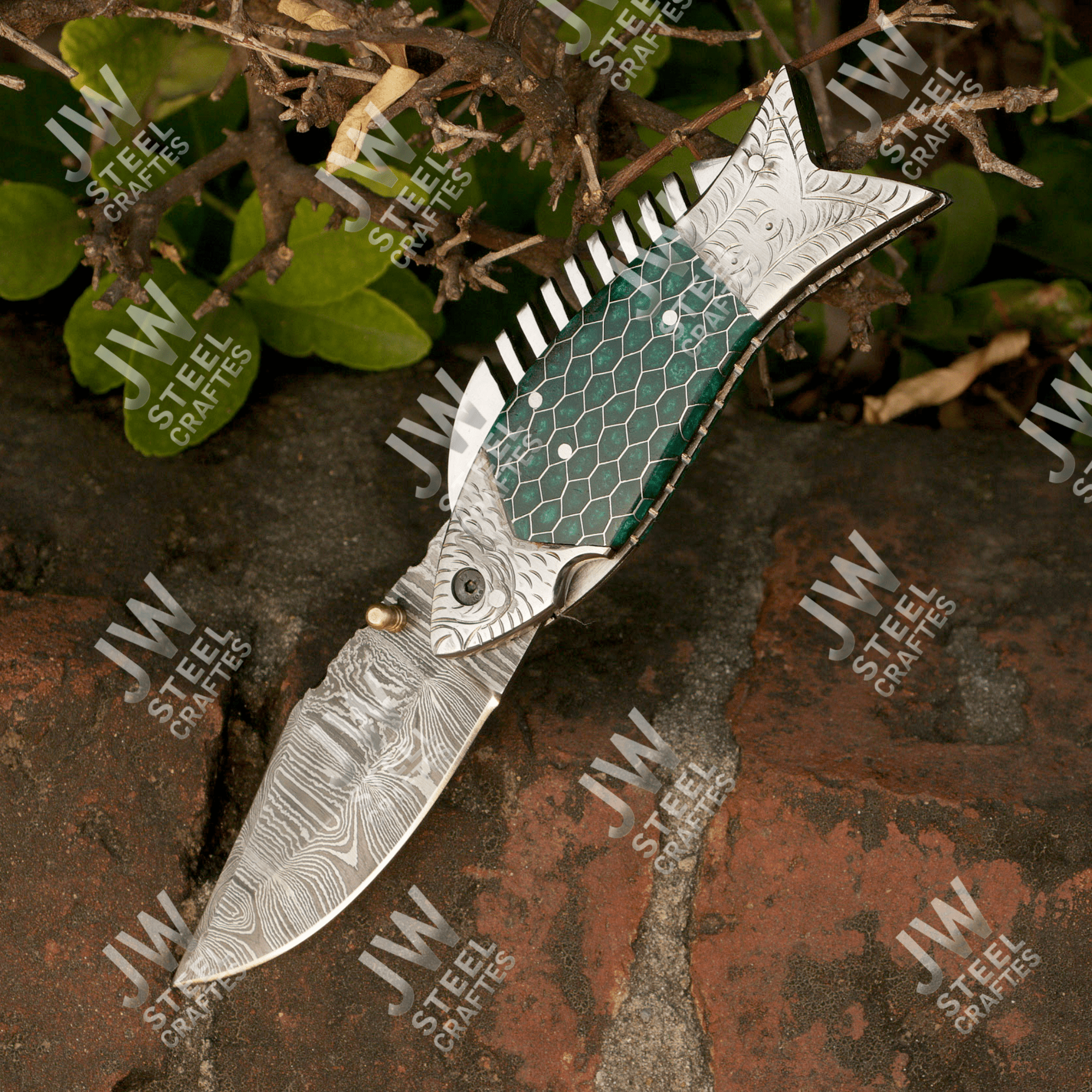 Hand Forged Damascus Steel Folding Knife – Honeycomb, Pinecone & Brass Handle Variations