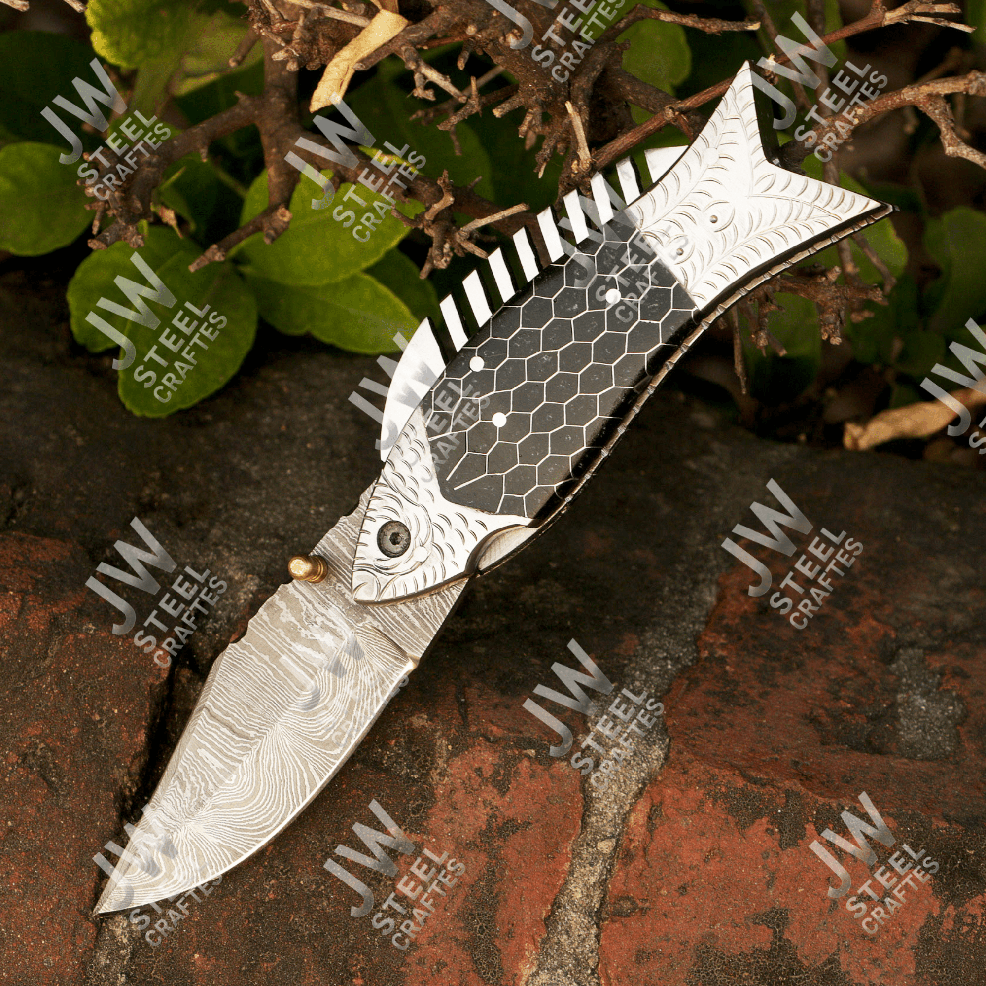 Hand Forged Damascus Steel Folding Knife – Honeycomb, Pinecone & Brass Handle Variations